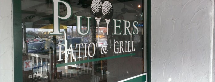 Putter's Patio and Grill is one of สถานที่ที่ Kelly ถูกใจ.
