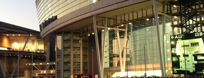 Saitama Super Arena is one of Lieux qui ont plu à YSK.