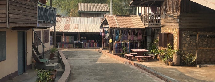 Ban Xanghai: Liquor & Silk village is one of Asie du sud-est.