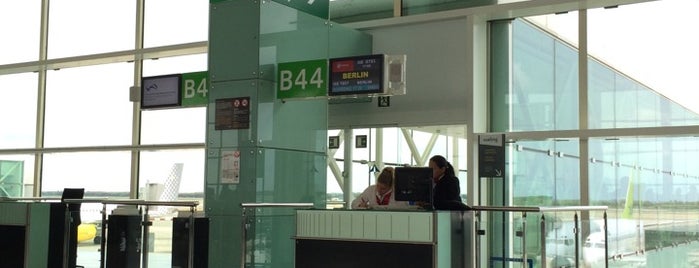 Gate B44 is one of Lugares favoritos de Fabio.