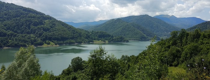 Baraj Siriu is one of Lieux qui ont plu à Catalin Ionut.