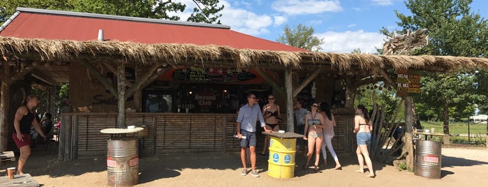 Beach Bar Übersee is one of Lugares favoritos de Maik.