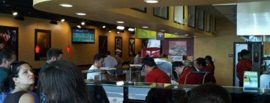 Moe's Southwest Grill is one of Tempat yang Disukai Lizzie.