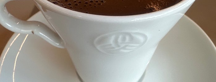 Kahve Dünyası is one of Lugares favoritos de Mennan.