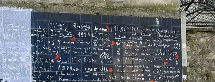 Die Mauer der "Ich liebe dich" is one of Paris.