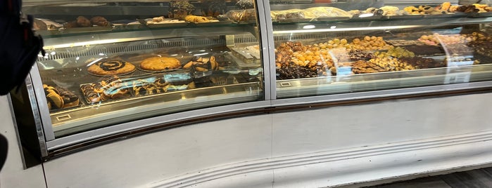 Dolce Kosher is one of Colazione/Cafe/Bakery/Dolci.