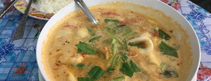 Halal Thai Food @ phetchaburi 17 is one of Lugares favoritos de 🍺B e e r🍻.