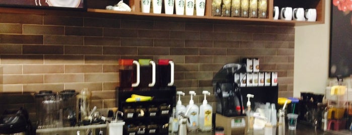 Starbucks is one of Lugares favoritos de Dav.