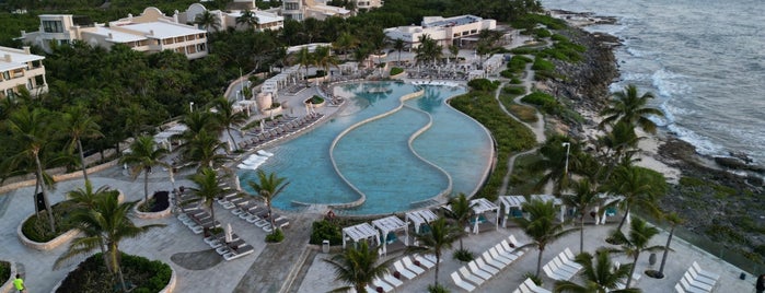 Infinity Pool is one of Playa del Carmen.