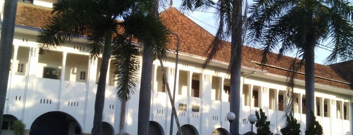 Cirebon Mall is one of Cirebon, Indonesia.