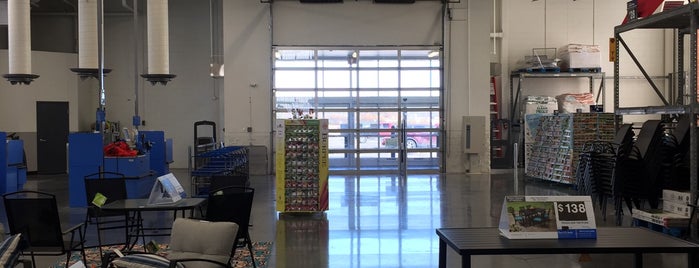 Walmart Supercenter is one of Omaha Kettle Locations.