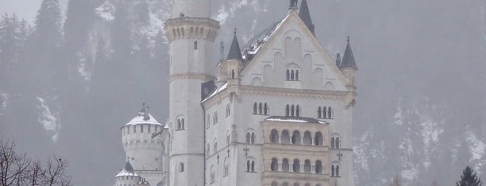 Castello di Neuschwanstein is one of Posti che sono piaciuti a Mahmut Enes.