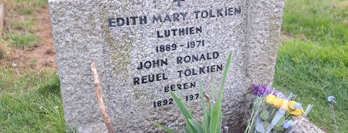 JRR Tolkien's Grave is one of สถานที่ที่ Valentin ถูกใจ.