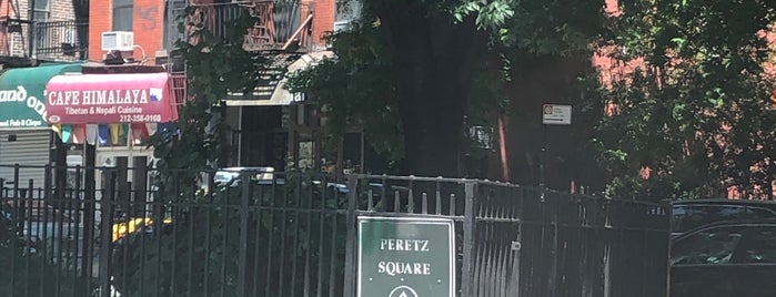 Peretz Square is one of Lugares favoritos de Danyel.
