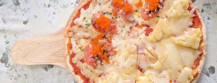 Pizza Cafe By Sikrintarn is one of Food Oishi ^^.