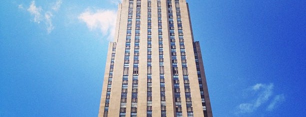 Рокфеллеровский центр is one of NYC.