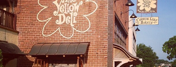 Yellow Deli is one of Lugares favoritos de Alex.
