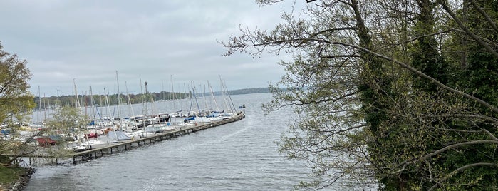 Wannseebrücke is one of Tempat yang Disukai Monis.