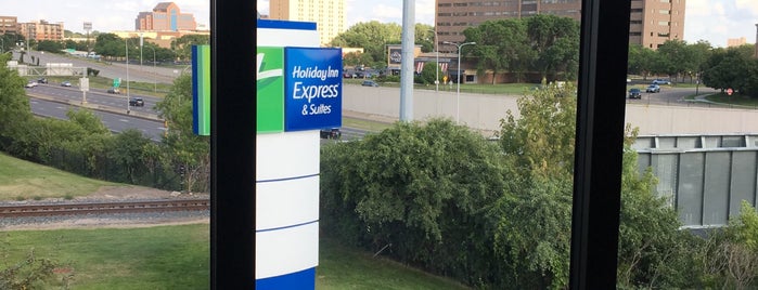 Holiday Inn Express & Suites is one of Minneapolis.