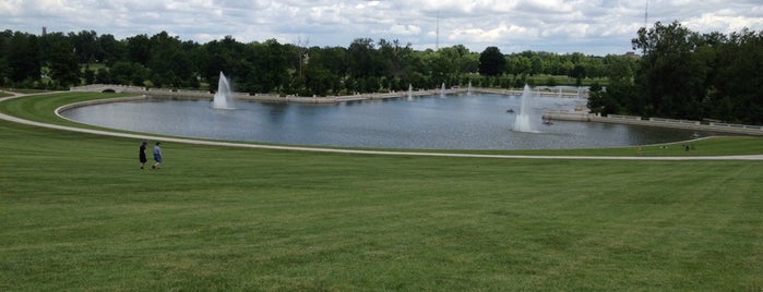 Art Hill is one of St. Louis Outdoor Places & Spaces.