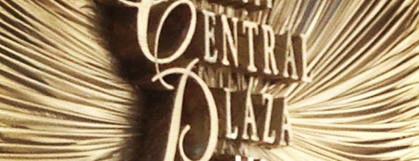 Central Plaza is one of Javier I.さんのお気に入りスポット.