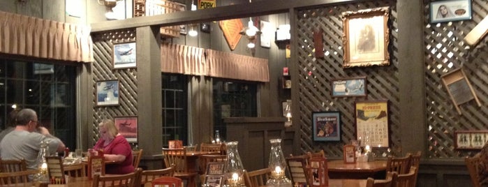Cracker Barrel Old Country Store is one of Foodie.