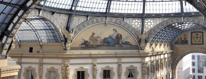 Piazza del Duomo is one of Lieux sauvegardés par Vincent.