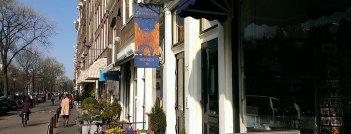 Au Bout du Monde is one of Boekwinkels Amsterdam.