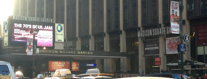 Madison Square Garden is one of TV: Seinfeld.