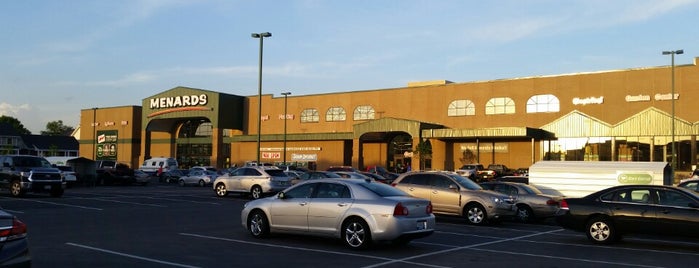 Menards is one of Christianさんのお気に入りスポット.