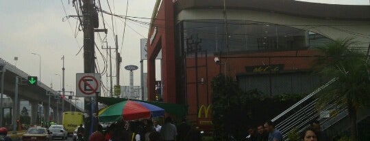 Tacos del Mc Donalds is one of สถานที่ที่ Mich ถูกใจ.