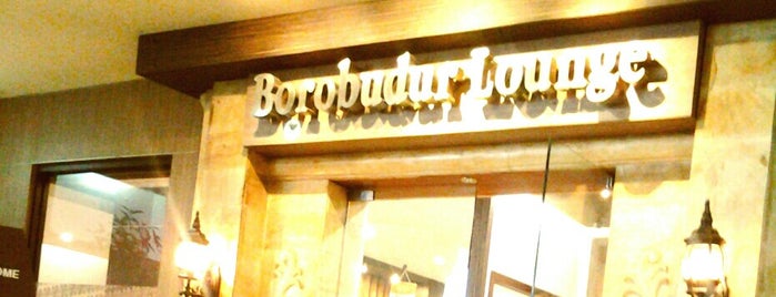 Borobudur Lounge is one of Posti che sono piaciuti a Hendra.