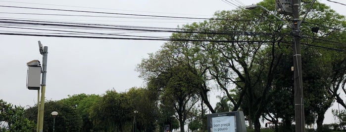 Praça Bento Munhoz da Rocha Neto is one of Curitiba - Parques, Praças, Largos e Jardinetes.