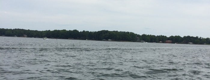 Ghost Island is one of Lugares favoritos de Kelly.