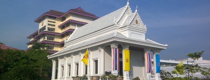 Rama IX Golden Jubilee Temple is one of Lugares favoritos de Onizugolf.