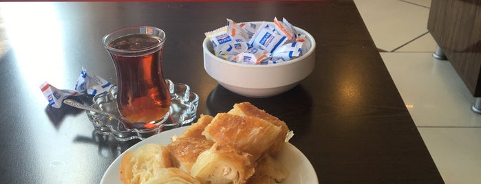 Pak Börek is one of Orte, die 🦅 Yasin Barış 🦅 gefallen.