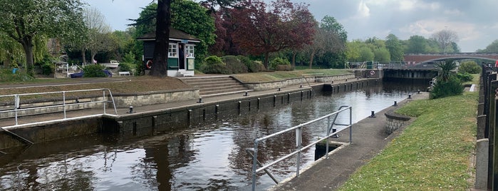 Bell Weir Lock is one of Kissing on the bridge!.