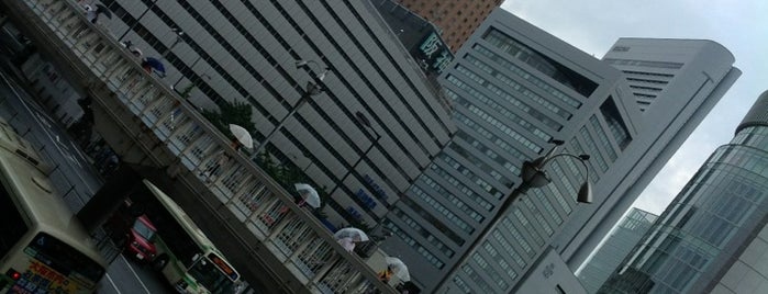 梅田新歩道橋 is one of 今度通りかかったら.