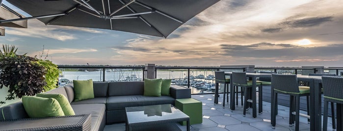 Hilton Garden Inn Charleston Waterfront/Downtown is one of CHS Rooftop Bars / Views.