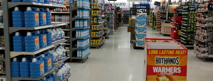 Walmart is one of Locais curtidos por Colin.