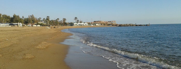 Yakamoz Beach is one of Tempat yang Disukai duygu.