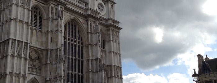 Westminster Abbey is one of Orte, die BURAK gefallen.