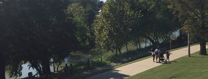 Buffalo Bayou Park is one of Clifton’s Liked Places.