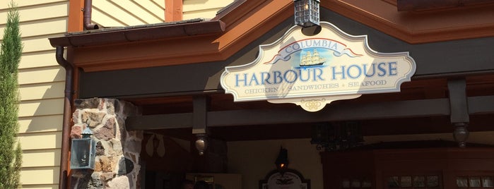 Columbia Harbour House is one of Lindsayeさんのお気に入りスポット.