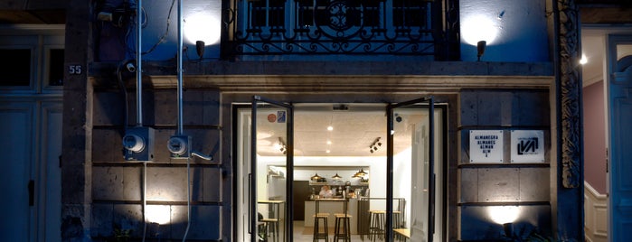 Almanegra Café is one of Tempat yang Disimpan Sergio.