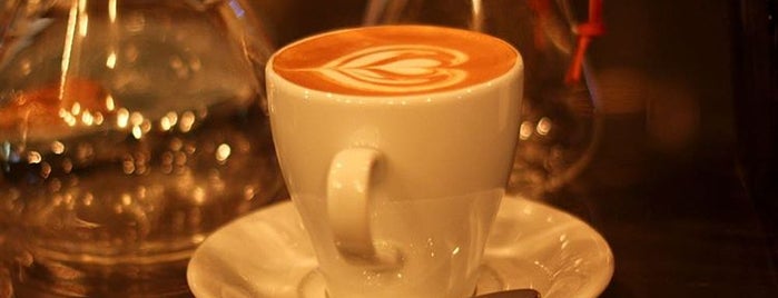 Klar Coffee Co. is one of สถานที่ที่บันทึกไว้ของ Dilara.