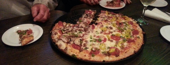 Cameo Pizza is one of Campbell 님이 좋아한 장소.