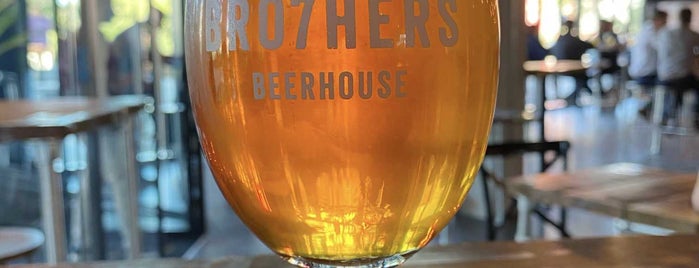 Seven Bro7hers Beerhouse Middlewood Locks is one of Tristanさんのお気に入りスポット.