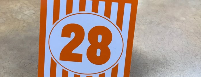Whataburger is one of Lugares favoritos de Andrew.