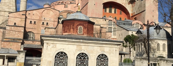 Ayasofya Meydanı is one of สถานที่ที่บันทึกไว้ของ Mustafa.